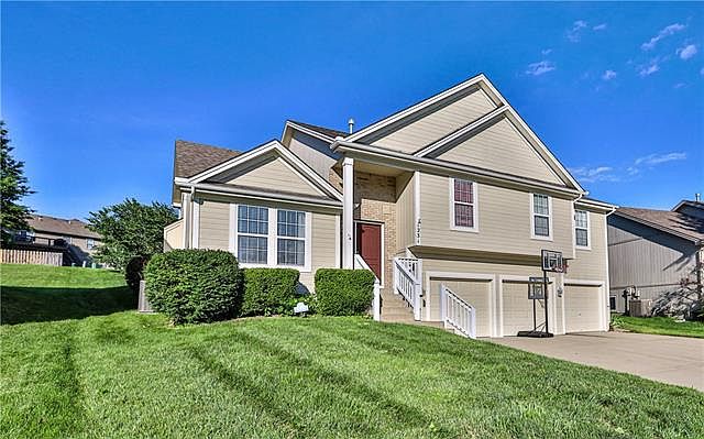 1st image of 1231 Honeysuckle Dr