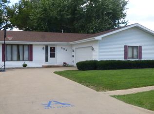 808 4th Ave E, Albia, IA 52531