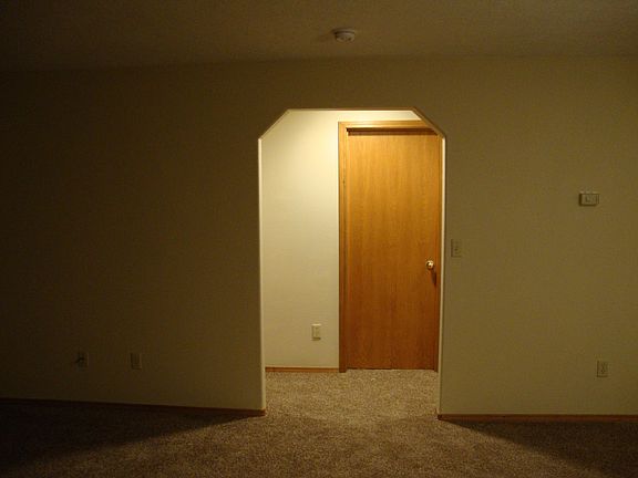 hallway to bedrooms