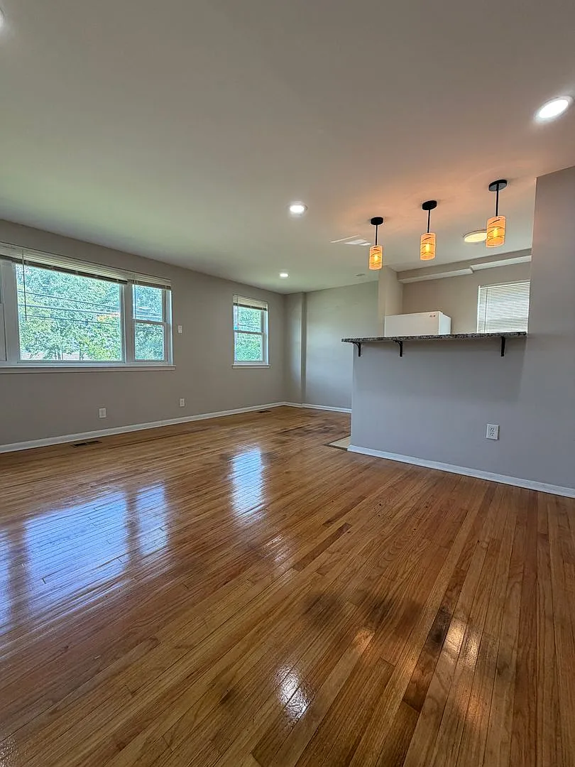 12500 Knights Rd — Photo 4