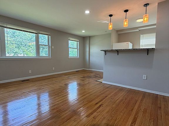 4th image of 12500 Knights Rd #1F