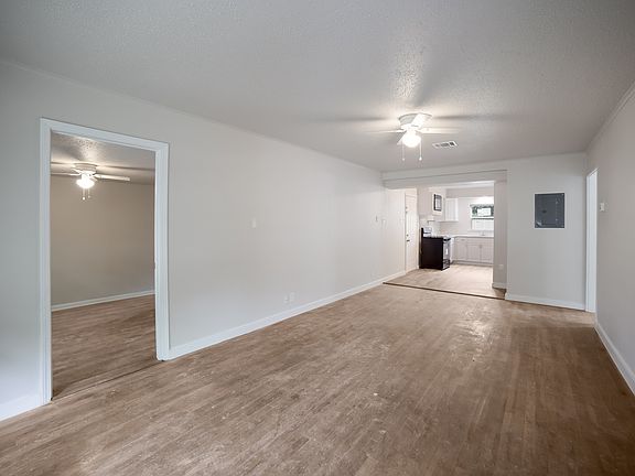 2nd image of 127 Antrim Dr