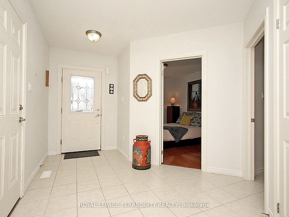 3rd image of 123 Village Cres
