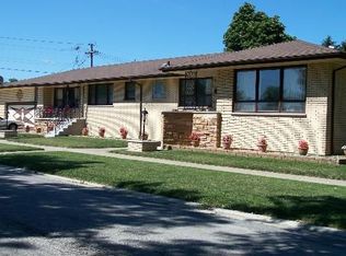 4601 W 98th Pl, Oak Lawn, IL 60453