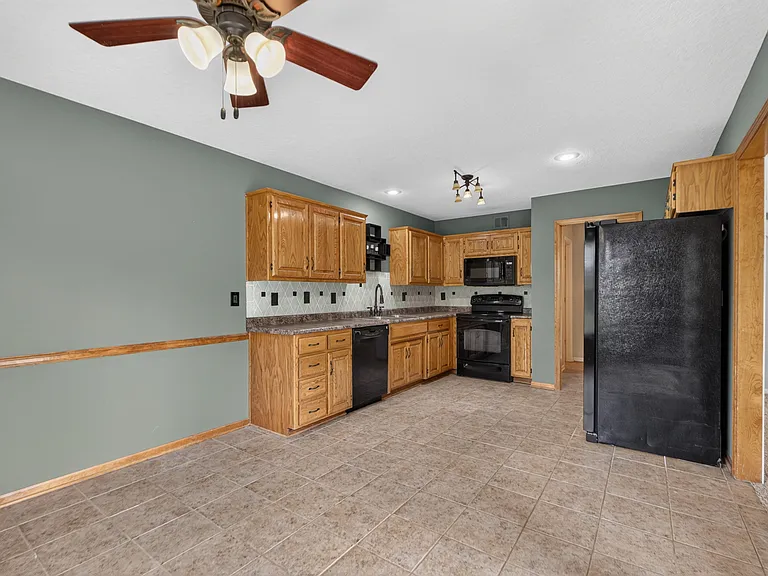 14802 Robinson St — Photo 12
