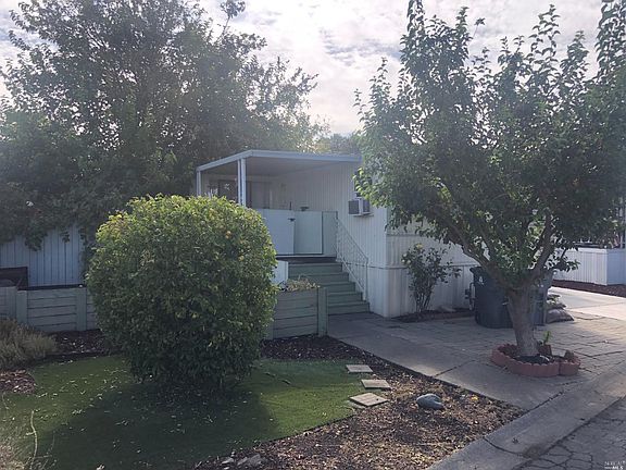 2nd image of 11 Del Rey Court