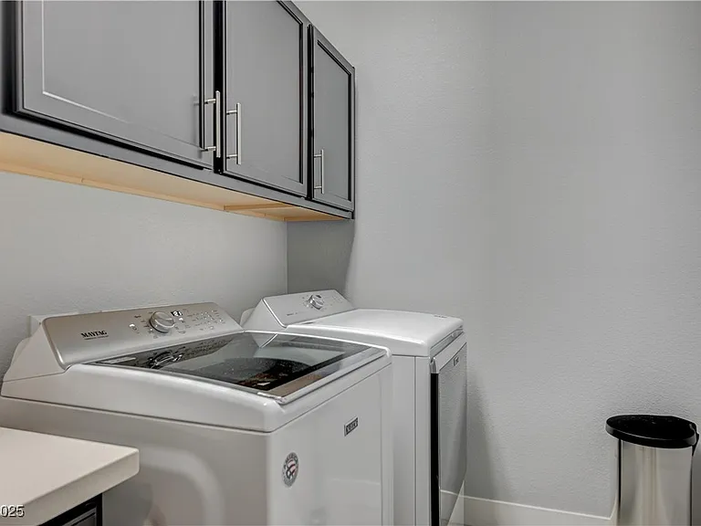 3943 Reyes Ave — Photo 28