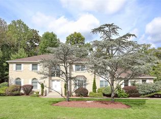 8 Ronwood Rd, Spring Valley, NY 10977