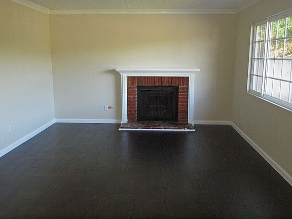 4th image of 1526 E Garvey Ave S