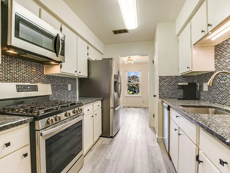 6508 Sunnysky Way — Photo 9