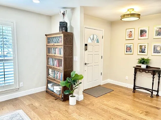 2716 Glencliff Dr — Photo 3