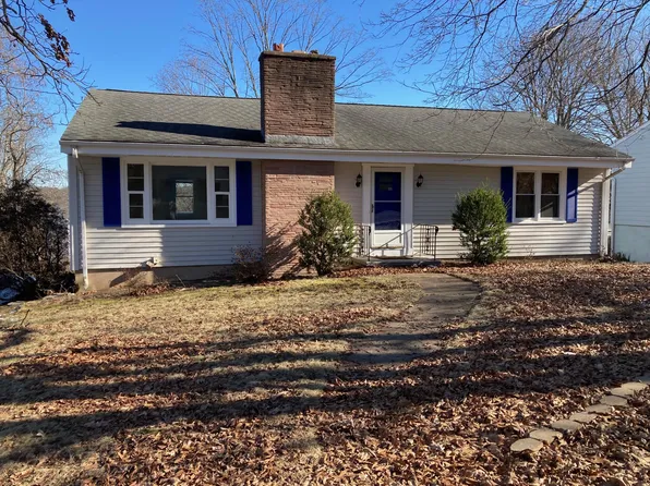 825 Evergreen Ave, Hamden, CT 06518