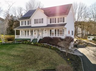 174 Creamery Pond Rd, Chester, NY 10918