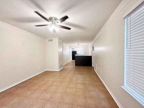 3rd image of 500 Willow Dr #Wilc1