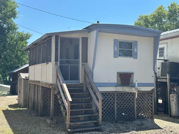 625 Highway 364 Rd, Harpers Ferry, IA 52146