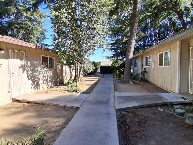 57-83 W. San Jose — Photo 2