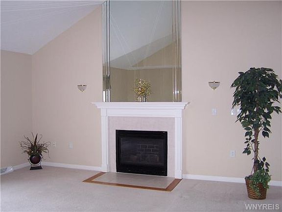 2nd image of 32 Brookfield Ln Unit 2