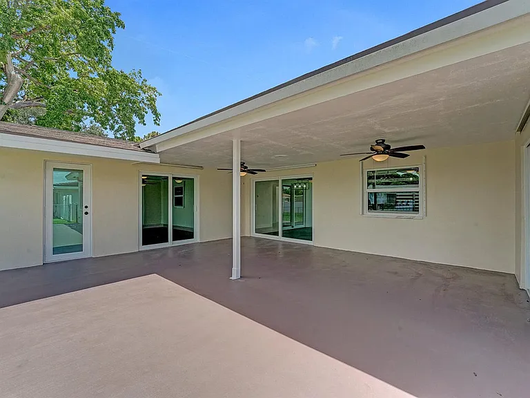 5011 Buchanan St — Photo 55