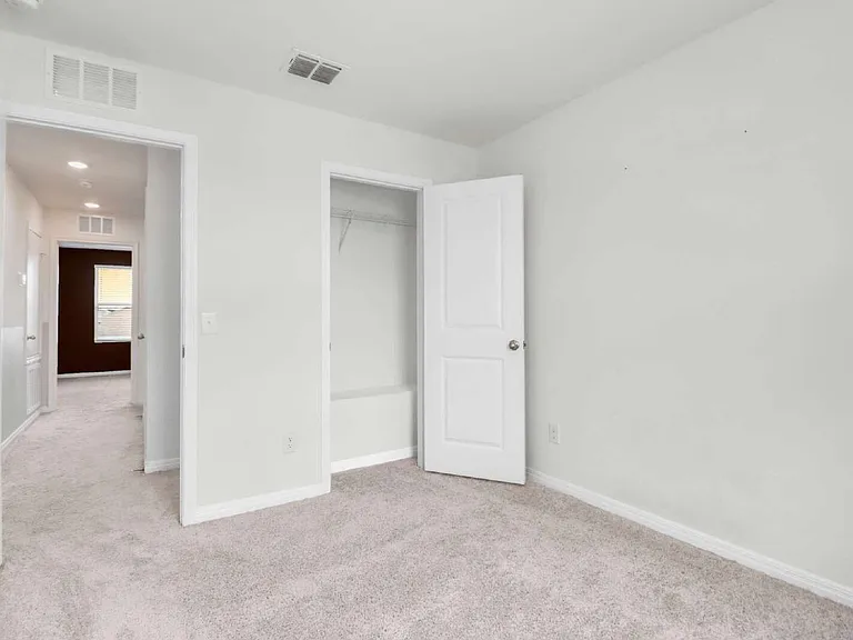 7723 Fern Holw — Photo 14