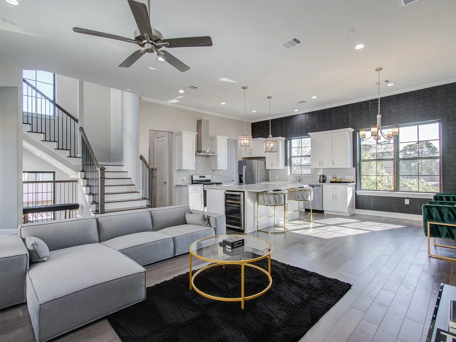 3 bed, 3.5 bath, 2102 sqft, $3,550 — Photo 4