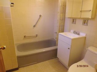 8200 Kenton Ave, Skokie, IL