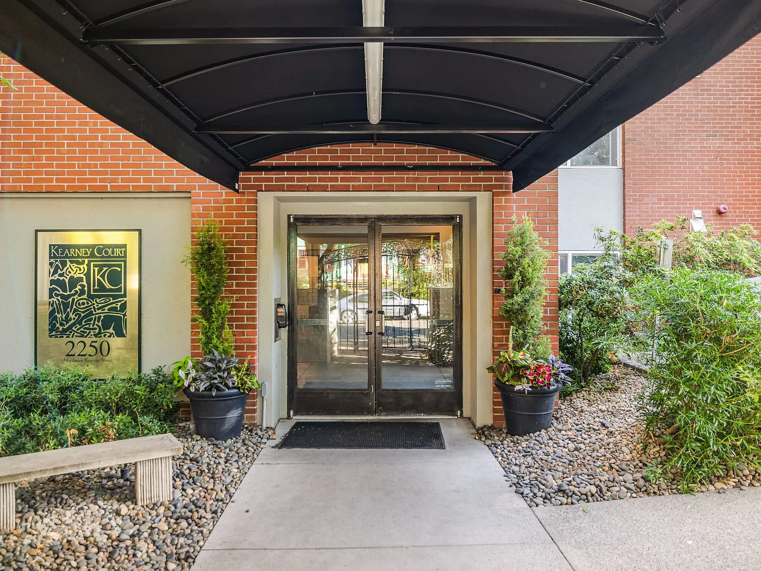 Kearney Court Apartments — Photo 1
