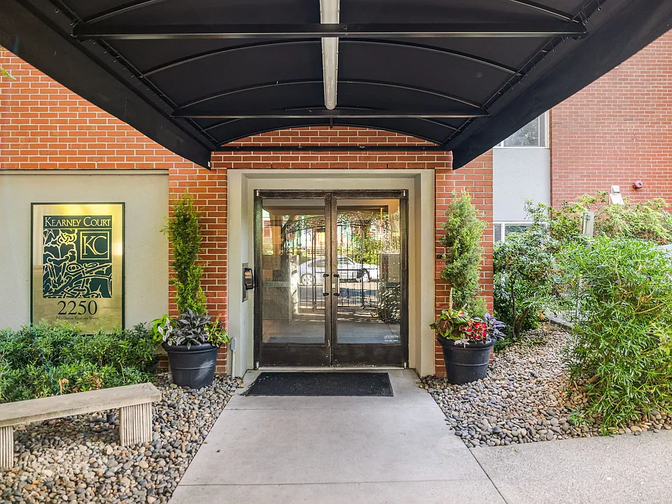Kearney Court Apartments