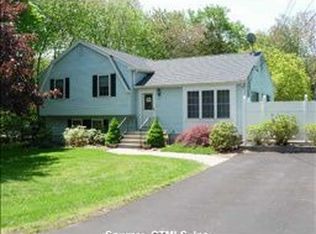 63 Long Hill Rd, Clinton, CT 06413