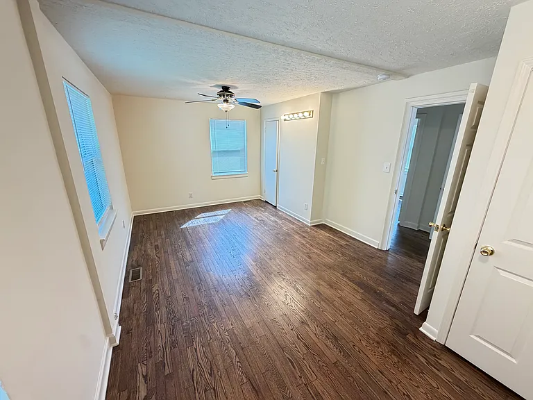 2712 Charlestown Rd — Photo 5