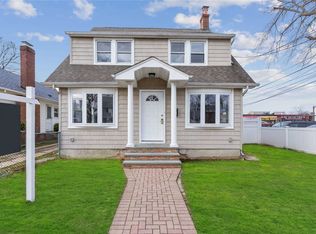 21 Saint Pauls Rd, Hempstead, NY 11550