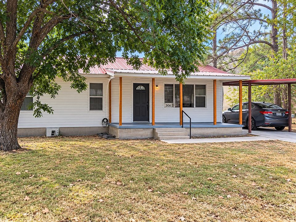 1st image of 306 S Oak Ln