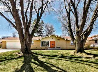 4609 Crescent Dr, Rockford, IL 61108