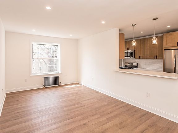 5th image of 55-23 31st Ave APT 4