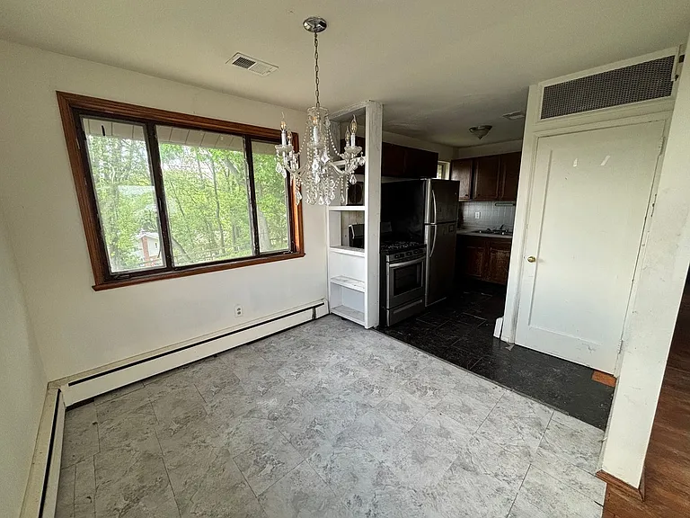 207 Kingston Dr — Photo 11
