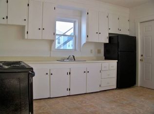 32 Chestnut St, Rochester, NH 03867