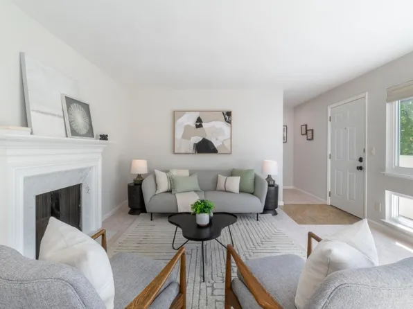 1919 Alameda De Las Pulgas APT 24, San Mateo, CA 94403