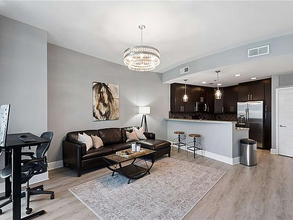 5th image of 1080 Peachtree St NE Unit 1213