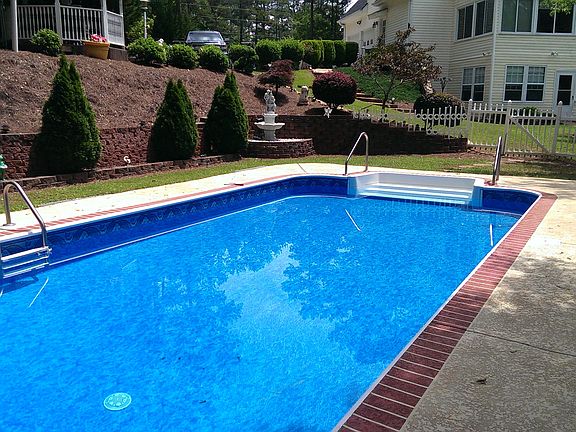 4th image of 4835 Liberty Rd