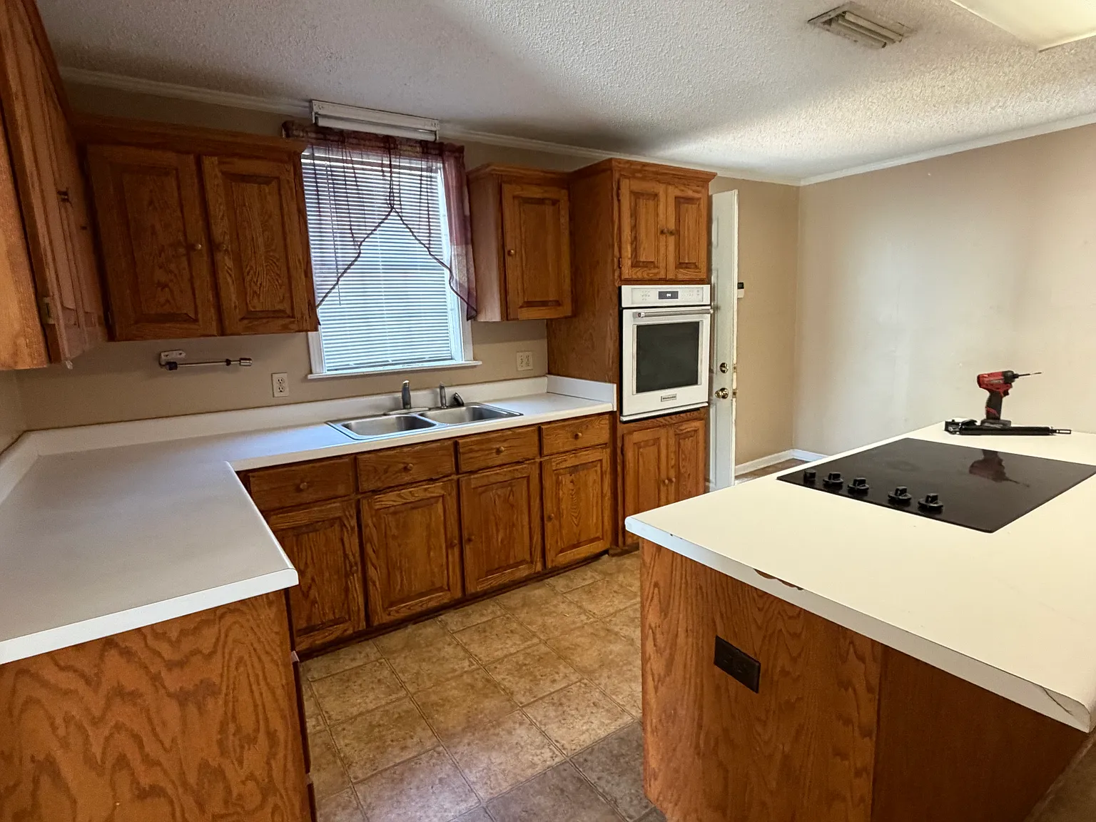 4 bed, 1944 sqft, $1,550 — Photo 2