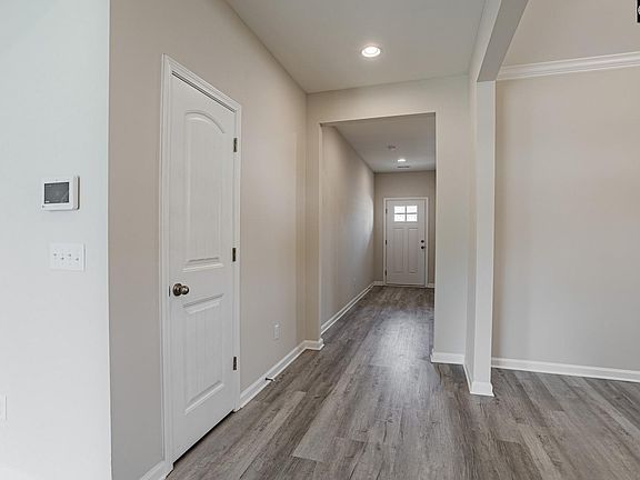 2nd image of 668 Honeydew Dr