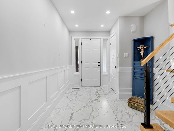 5th image of 13 Pine Tree Cres