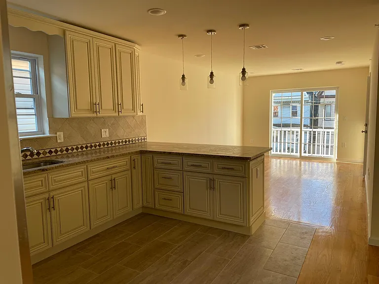 720 Bergen St #1 — Photo 18