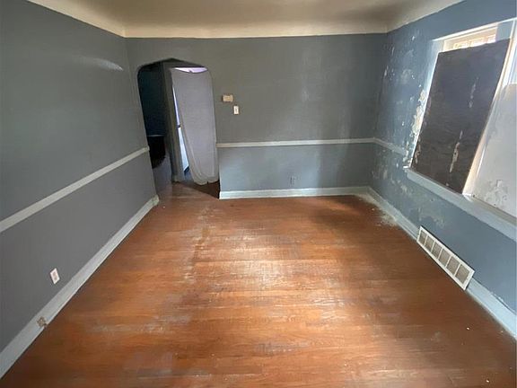 4th image of 5747 Goodfellow Blvd