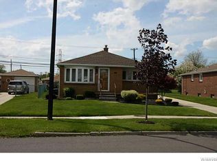 85 Vern Ln, Cheektowaga, NY 14227