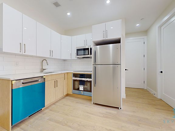 4th image of 26-28 18th St #1R