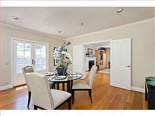 4th image of 210 Menlo Oaks Dr