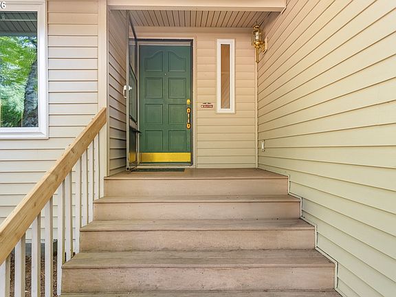 5th image of 20124 SW 72nd Ave