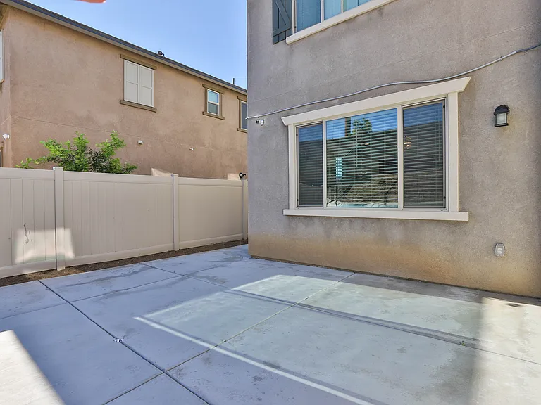 4551 Highland Ave — Photo 52