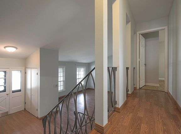 4th image of 416 Redwood Ln