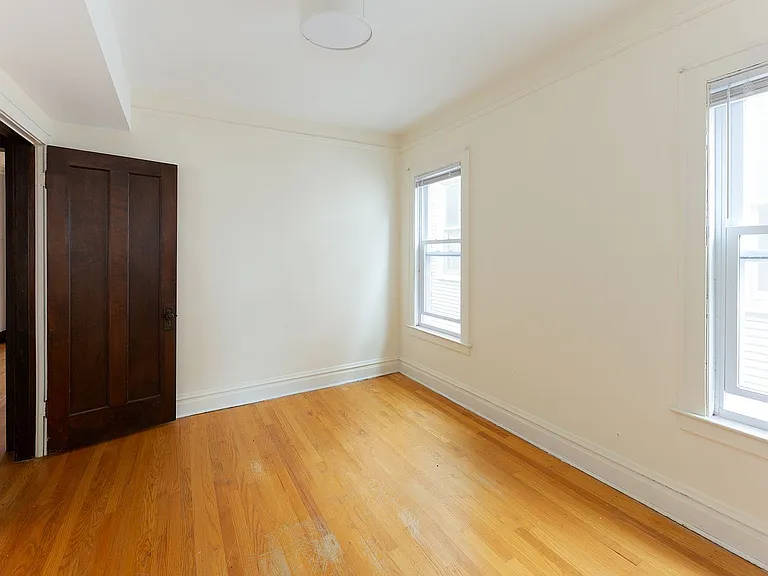 1836 W Byron St #1 — Photo 4